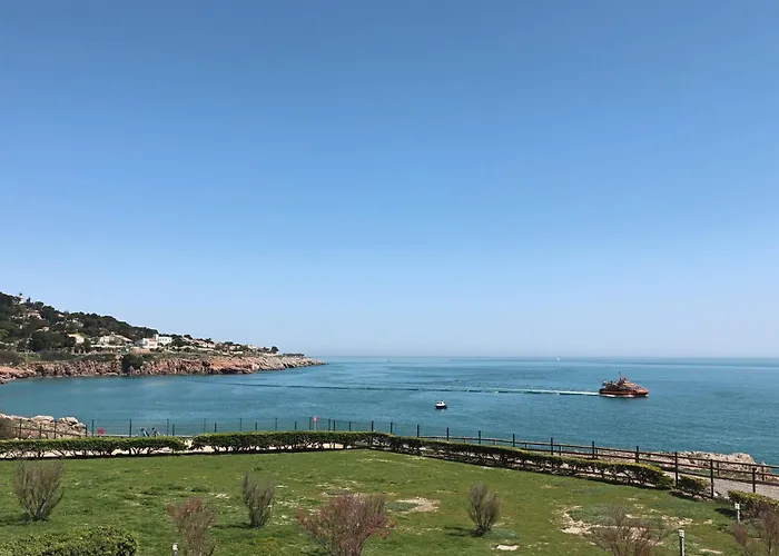 Appartement 38M² Climatise Avec Terrasse Et Parking Prive Pour 4 Personnes - Fr-1-472A-270 דירה Sète